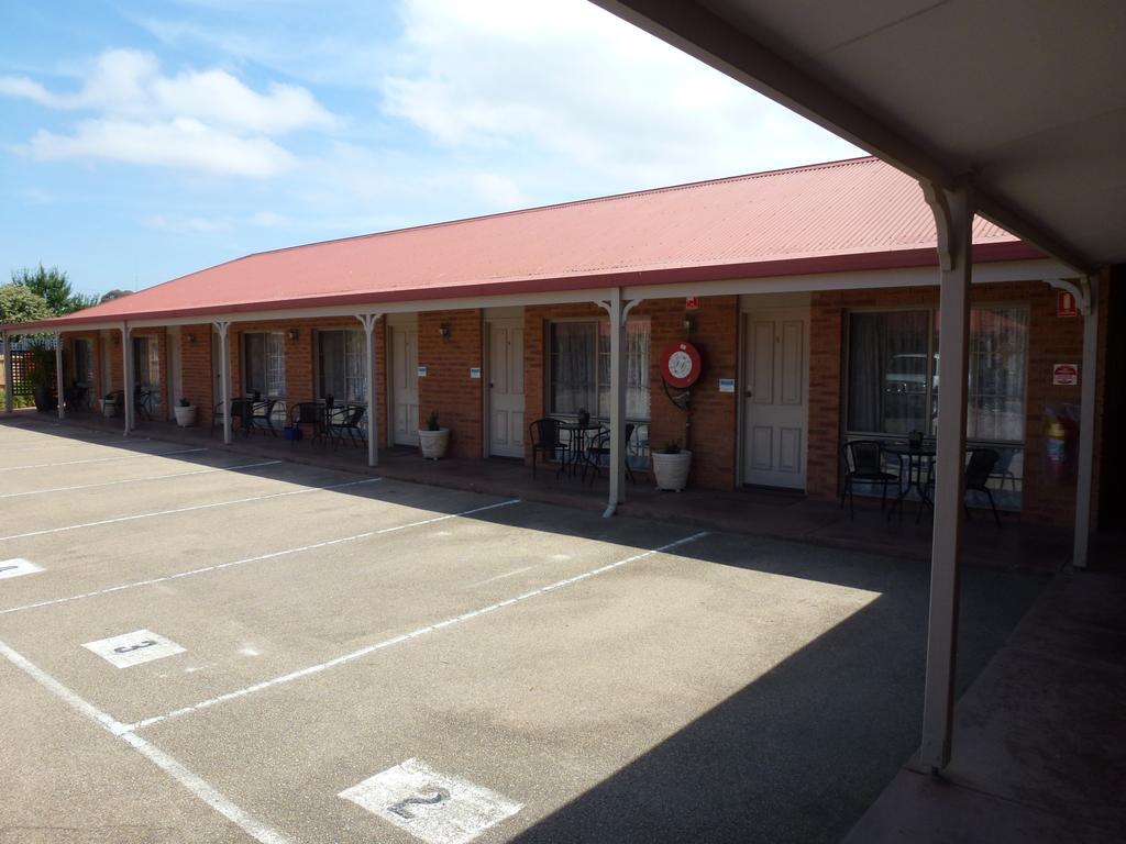 Colonial Motor Inn Bairnsdale Golden Chain Property المظهر الخارجي الصورة