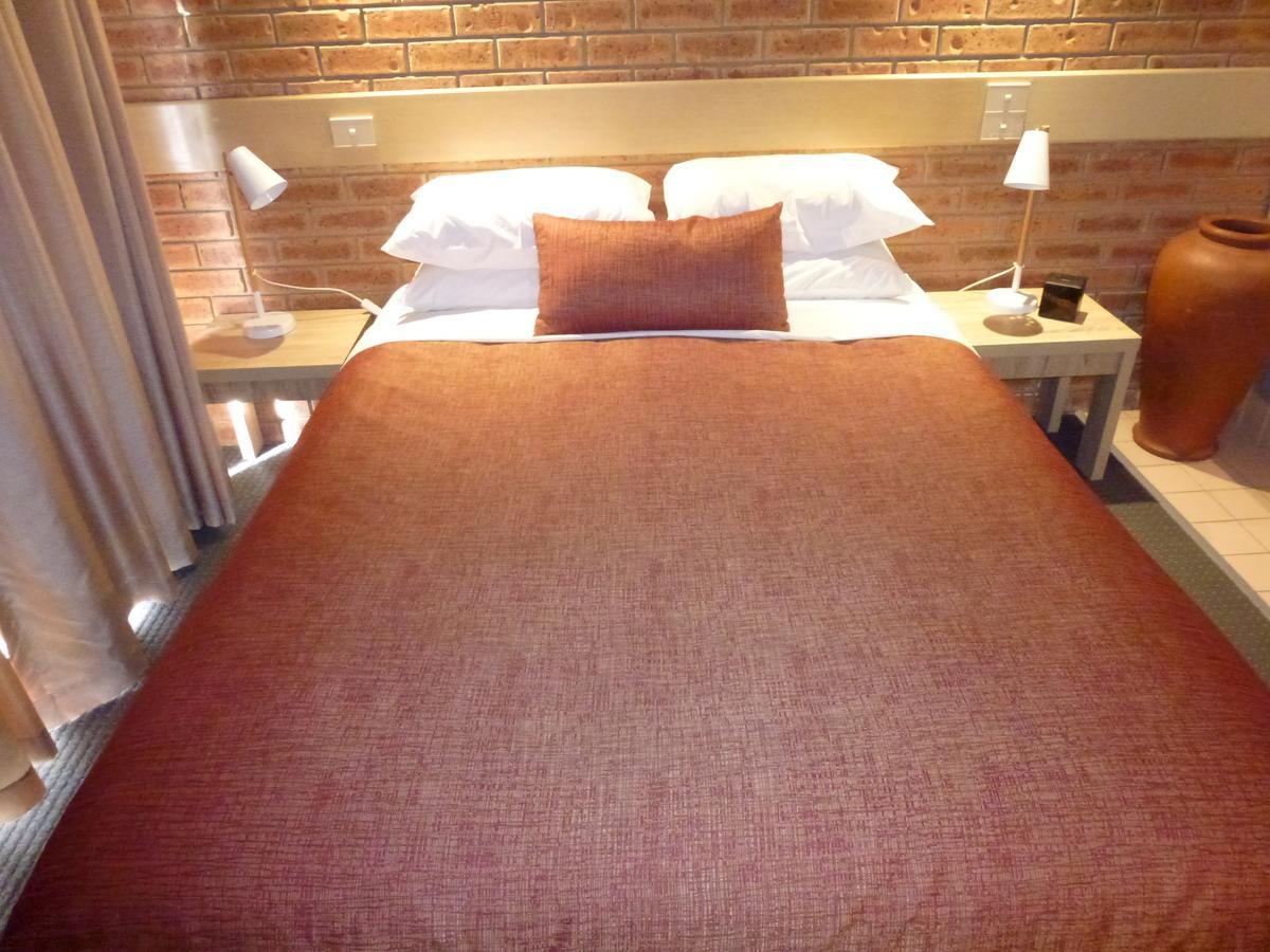 Colonial Motor Inn Bairnsdale Golden Chain Property المظهر الخارجي الصورة