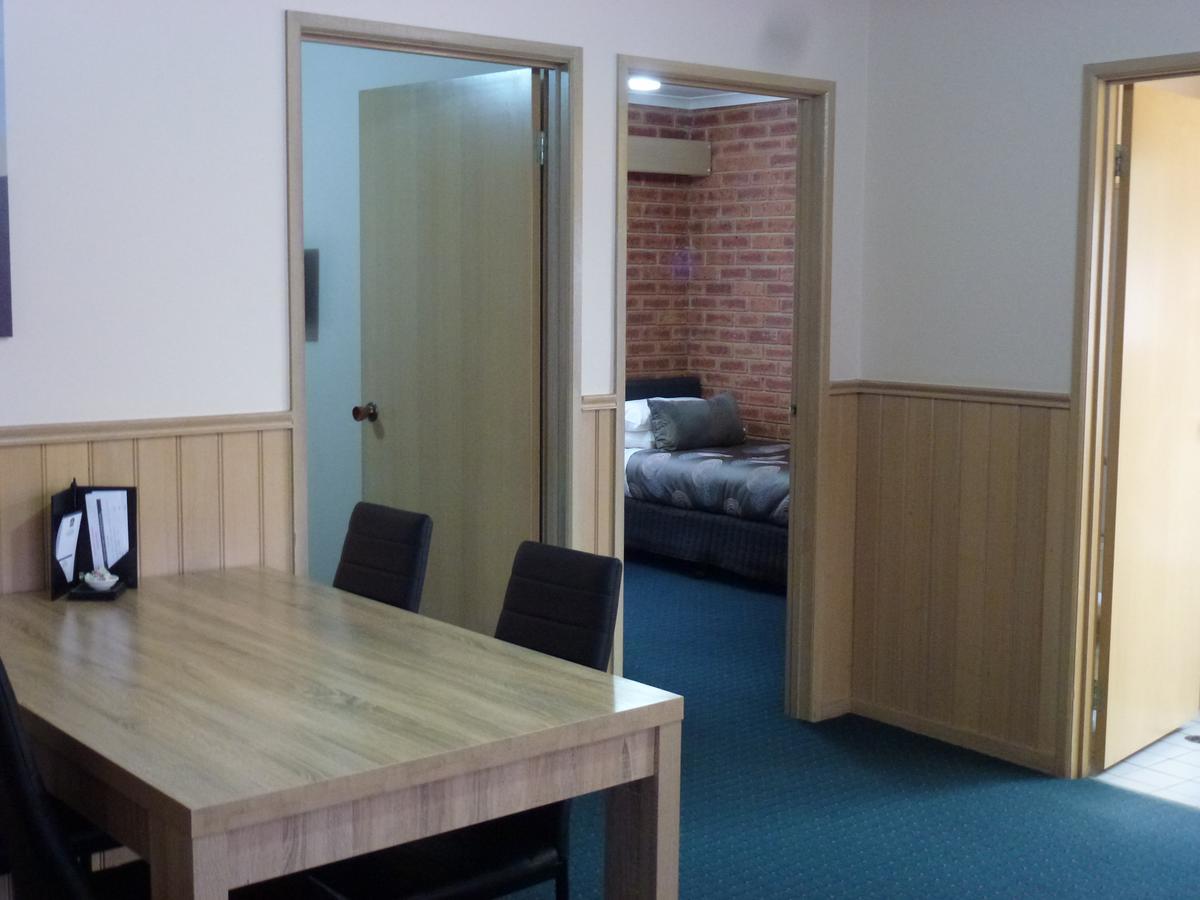 Colonial Motor Inn Bairnsdale Golden Chain Property المظهر الخارجي الصورة