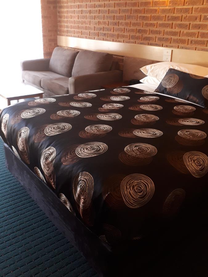 Colonial Motor Inn Bairnsdale Golden Chain Property المظهر الخارجي الصورة