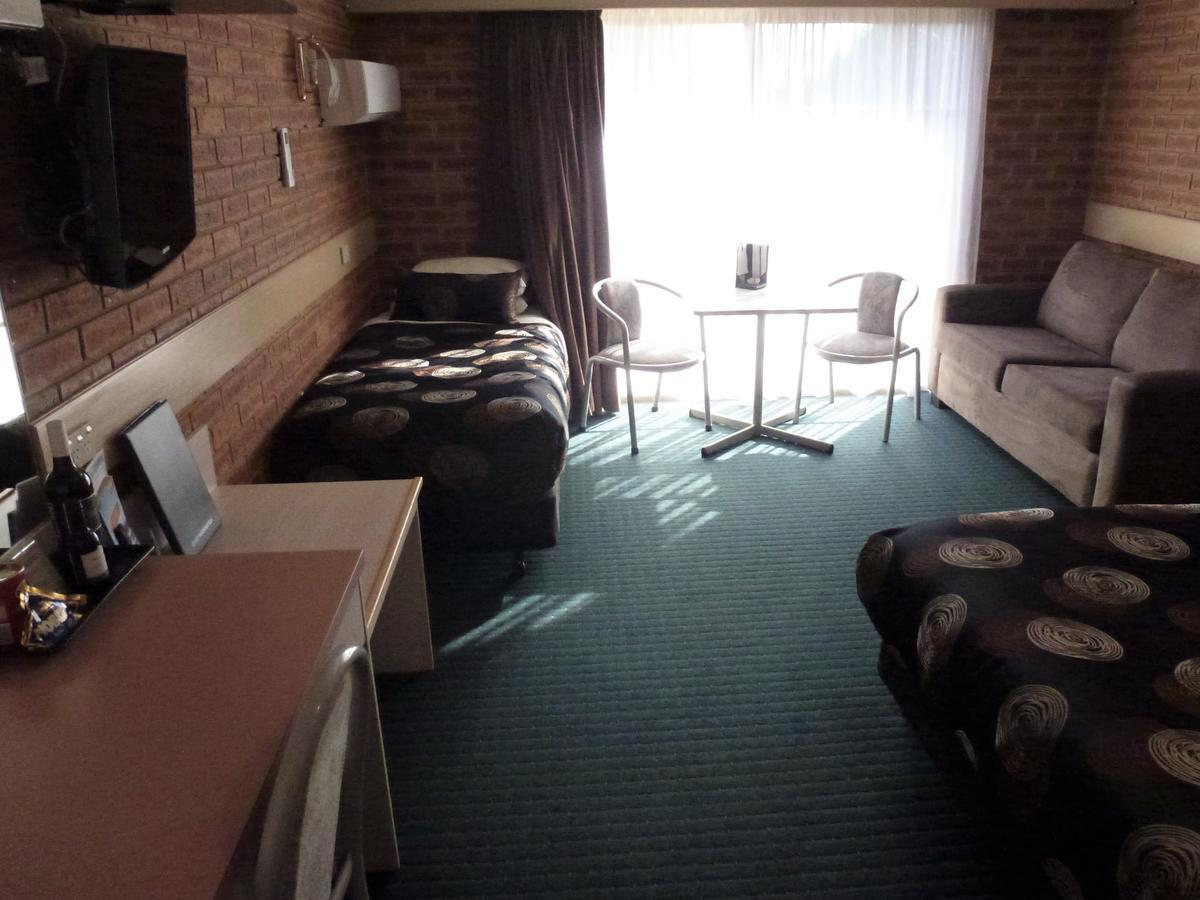 Colonial Motor Inn Bairnsdale Golden Chain Property المظهر الخارجي الصورة