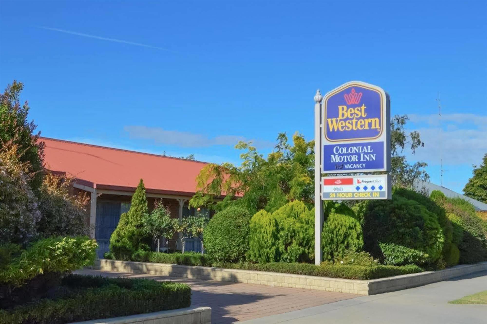 Colonial Motor Inn Bairnsdale Golden Chain Property المظهر الخارجي الصورة