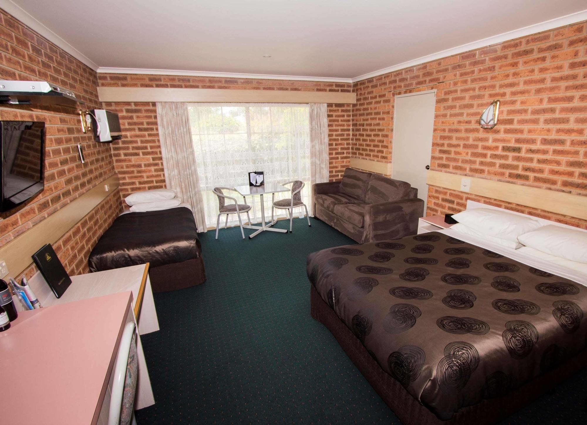 Colonial Motor Inn Bairnsdale Golden Chain Property المظهر الخارجي الصورة