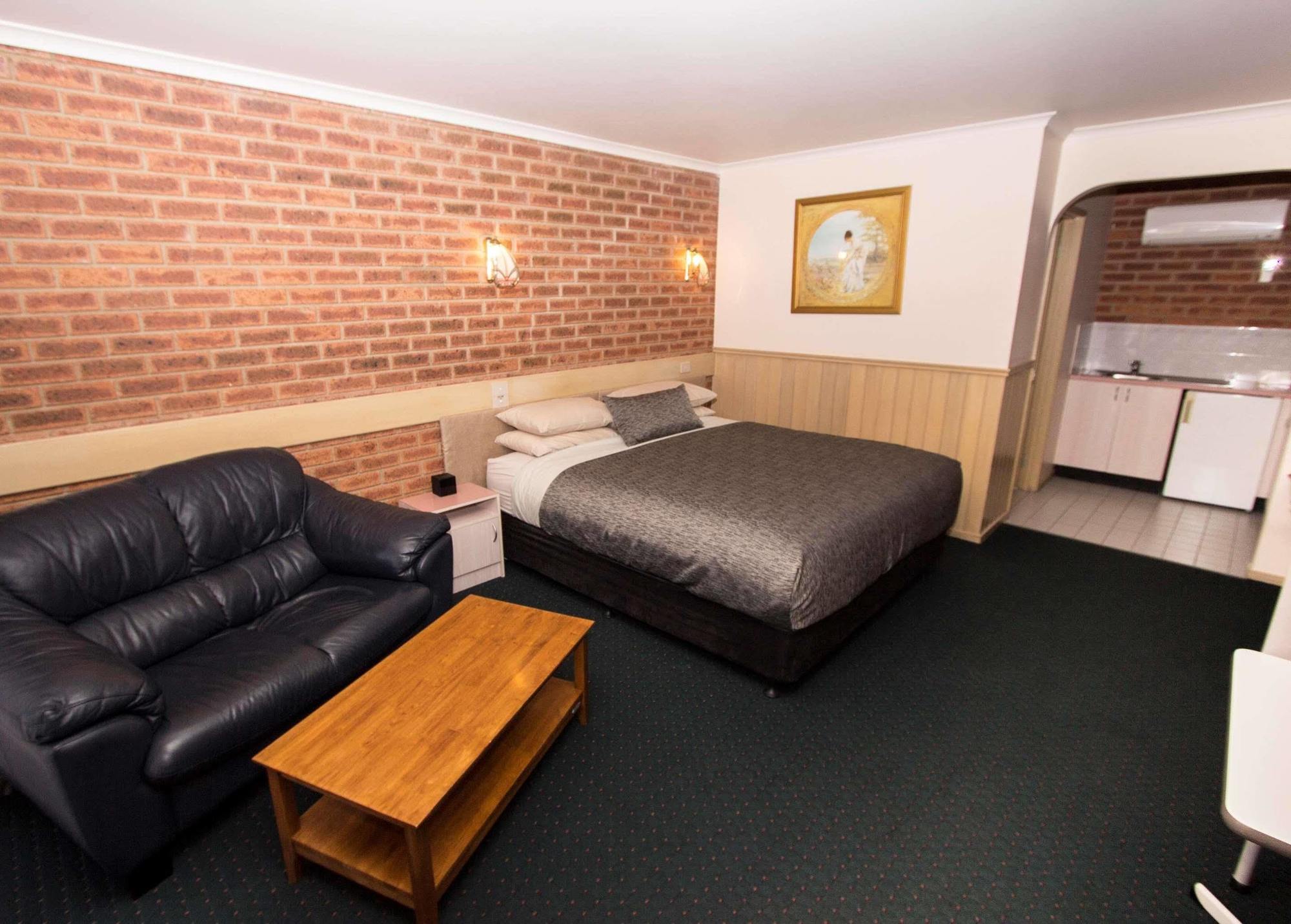 Colonial Motor Inn Bairnsdale Golden Chain Property المظهر الخارجي الصورة