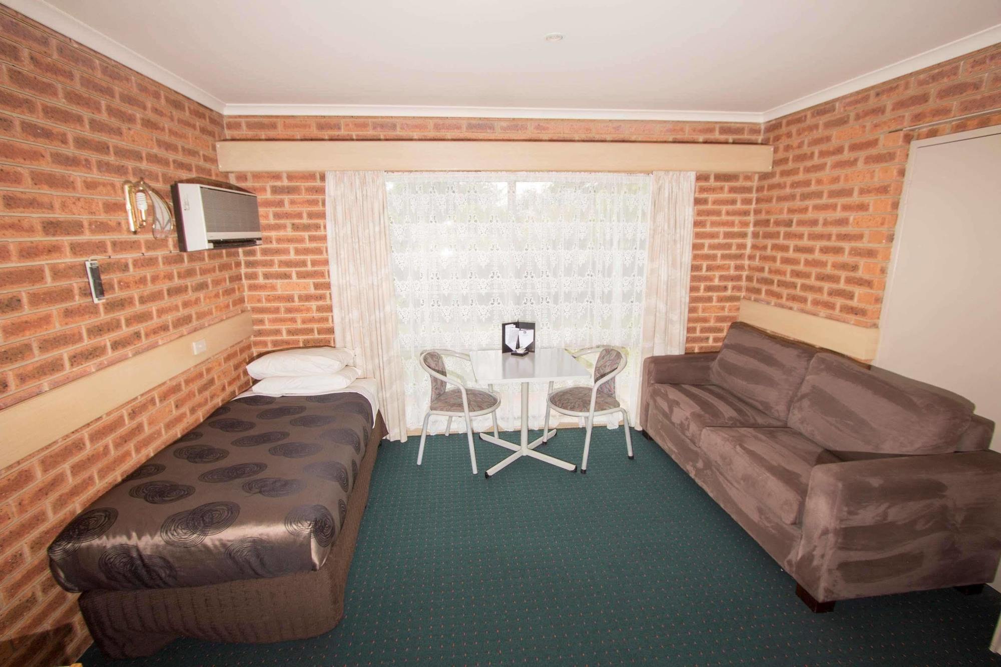 Colonial Motor Inn Bairnsdale Golden Chain Property المظهر الخارجي الصورة