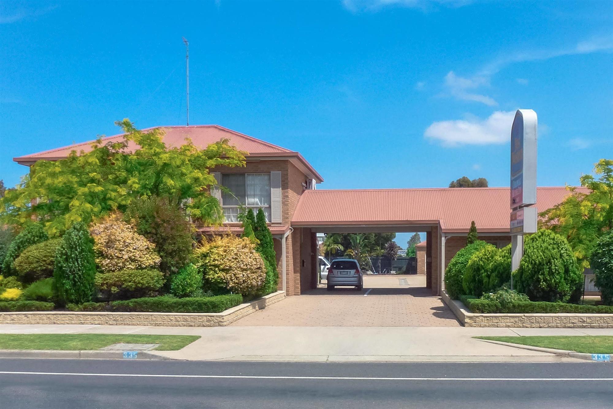 Colonial Motor Inn Bairnsdale Golden Chain Property المظهر الخارجي الصورة