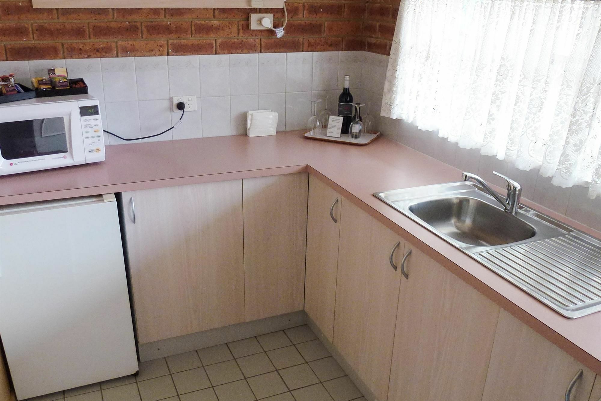 Colonial Motor Inn Bairnsdale Golden Chain Property المظهر الخارجي الصورة