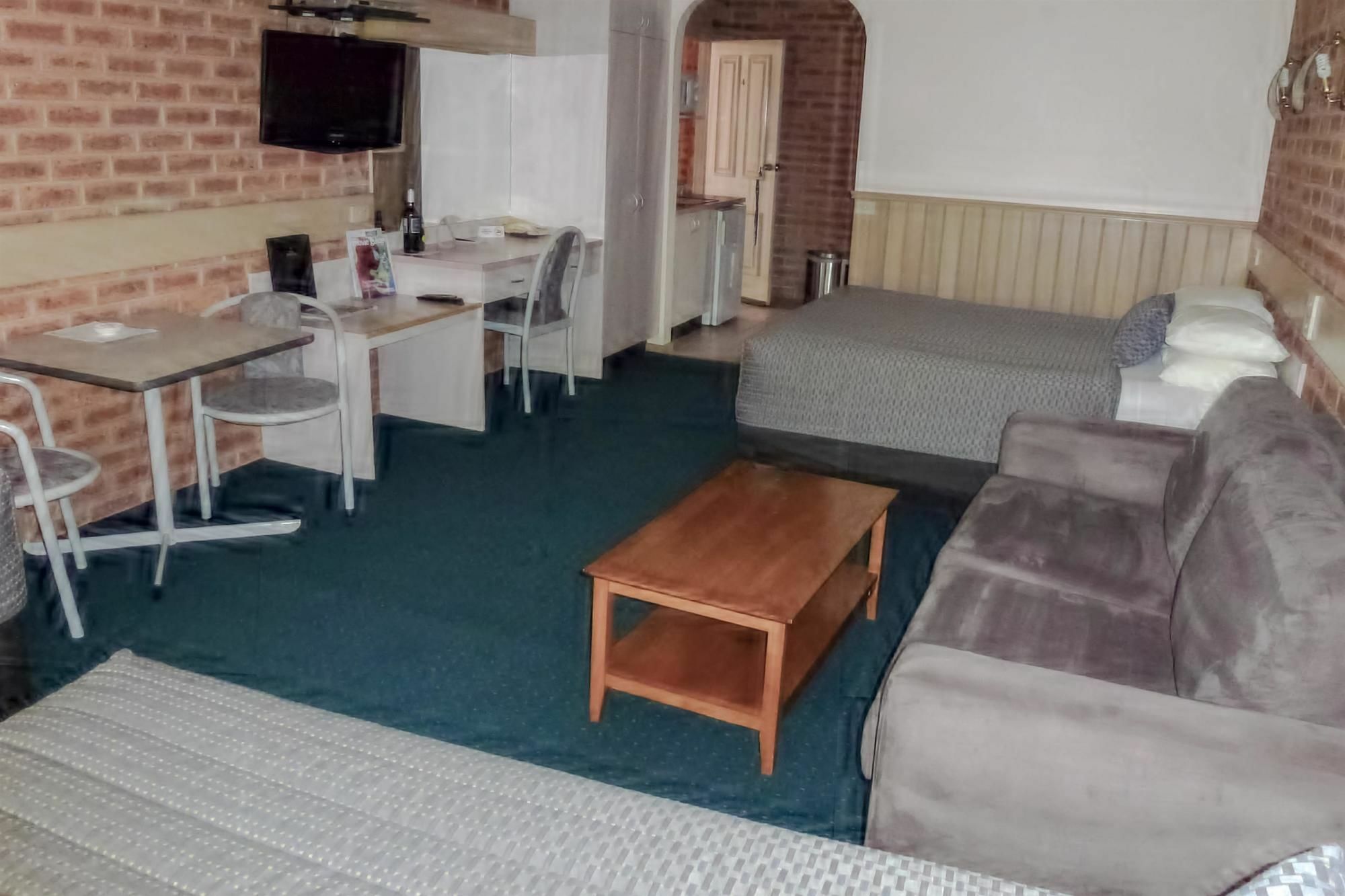 Colonial Motor Inn Bairnsdale Golden Chain Property المظهر الخارجي الصورة