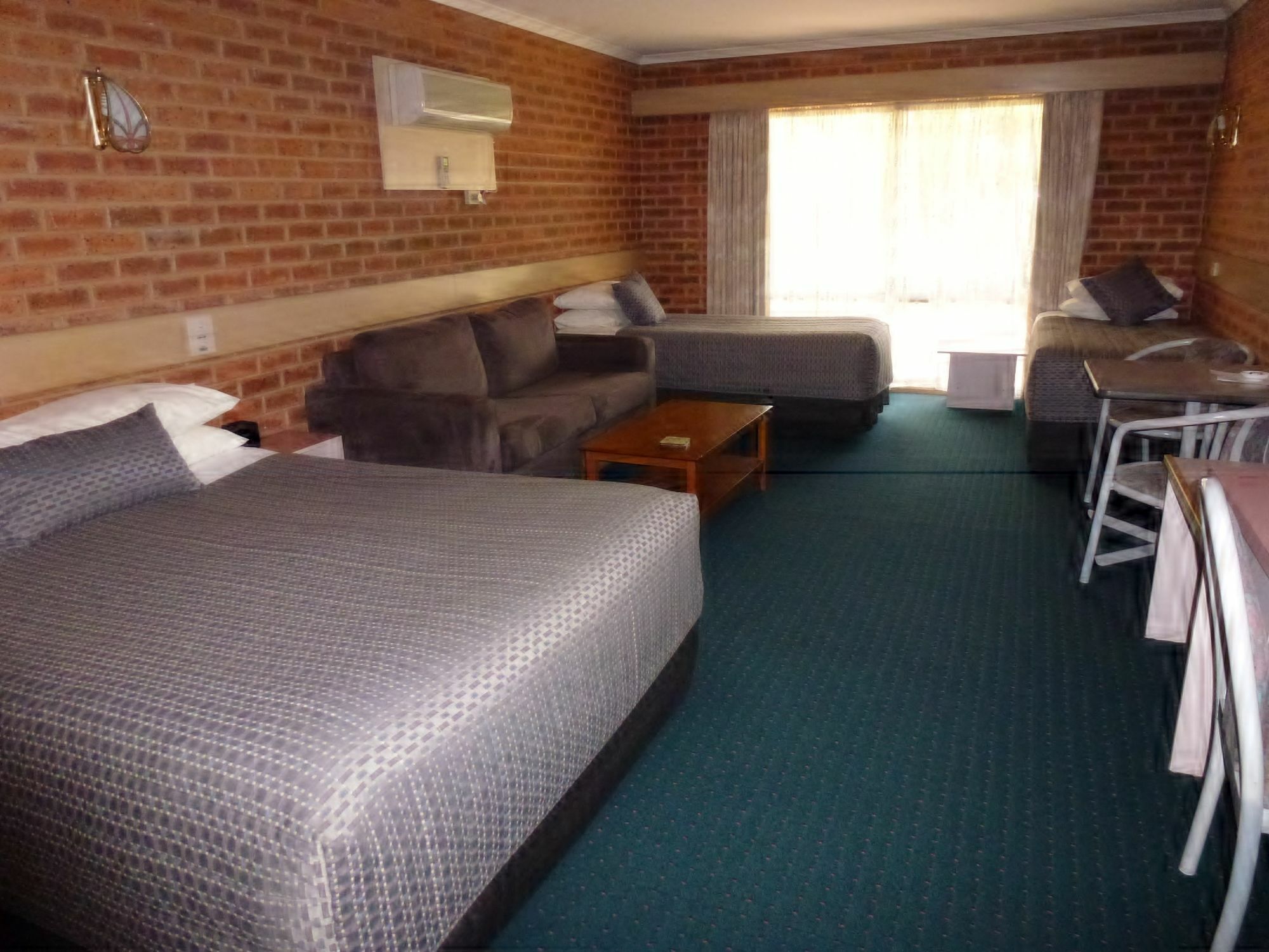 Colonial Motor Inn Bairnsdale Golden Chain Property المظهر الخارجي الصورة