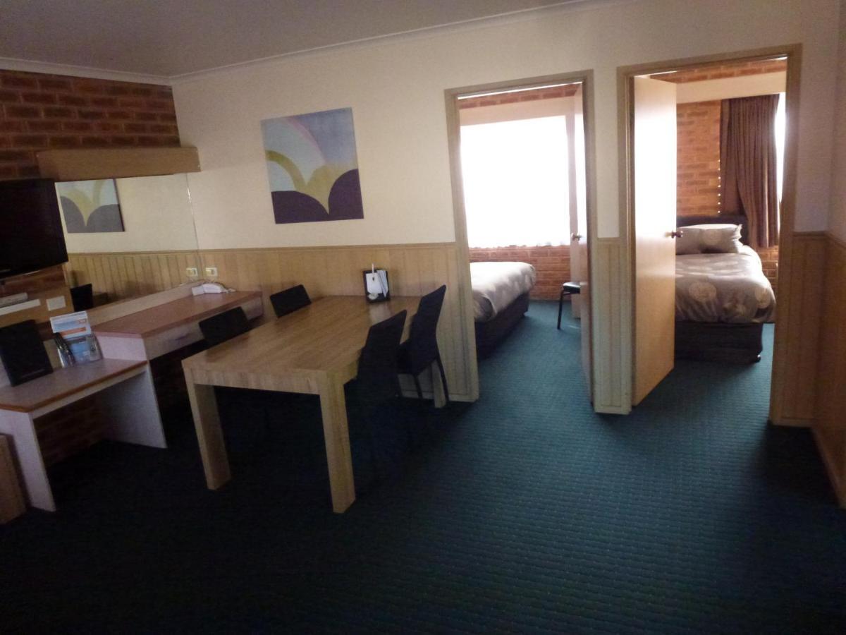 Colonial Motor Inn Bairnsdale Golden Chain Property المظهر الخارجي الصورة