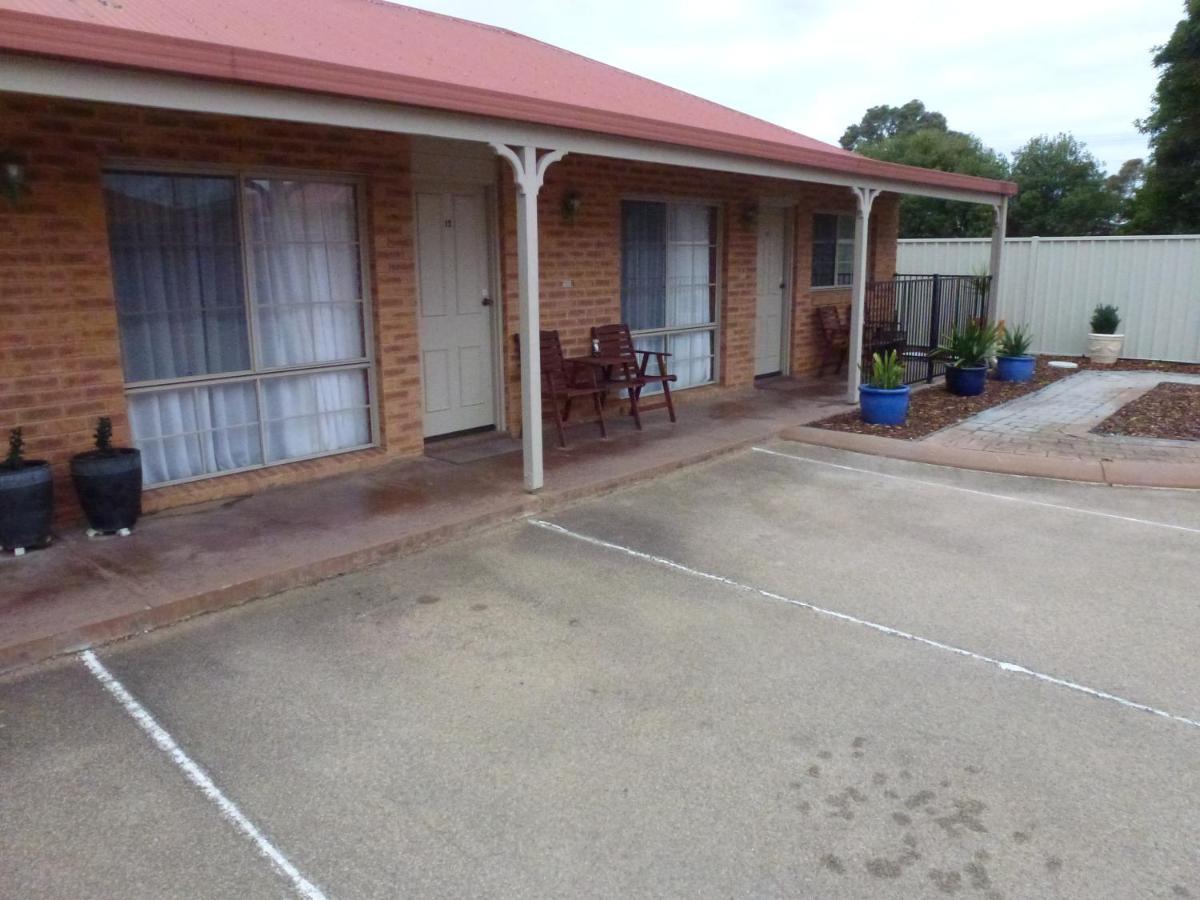 Colonial Motor Inn Bairnsdale Golden Chain Property المظهر الخارجي الصورة